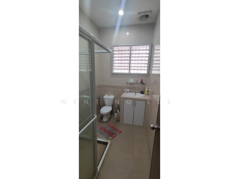 2-storey Terraced House for Sale in Taman Pelangi (Johor Bahru) - Wenting Lee - Bathroom - PropertyGuru.com.my