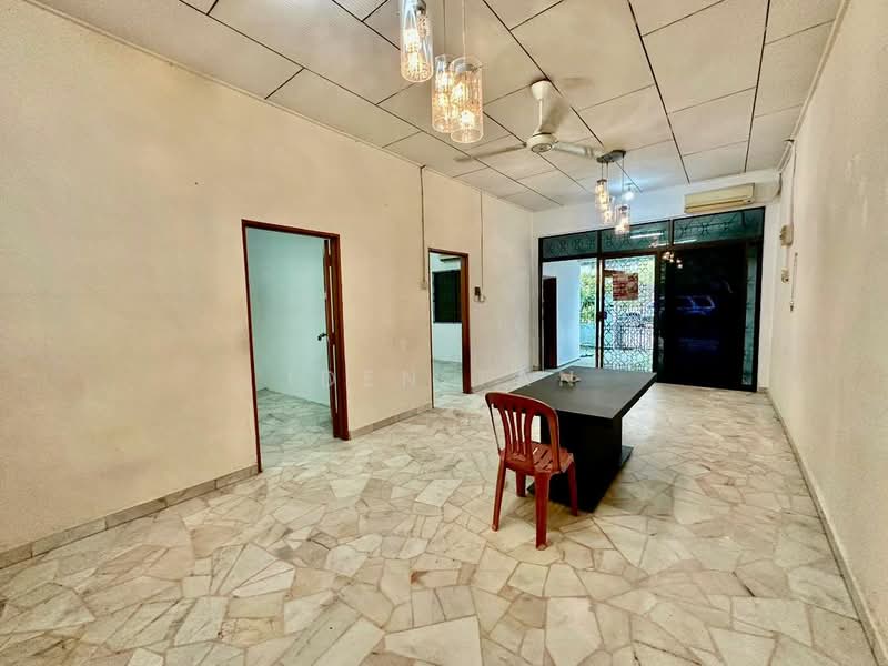 1-storey Terraced House for Sale in Taman Ungku Tun Aminah (Skudai) - Iden Tan - Living Room - PropertyGuru.com.my