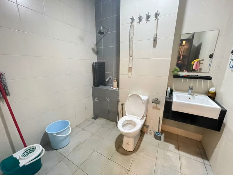 Rumah Berkembar untuk Dijual di Rawang (Selangor) - Megan Wong - Bathroom - PropertyGuru.com.my