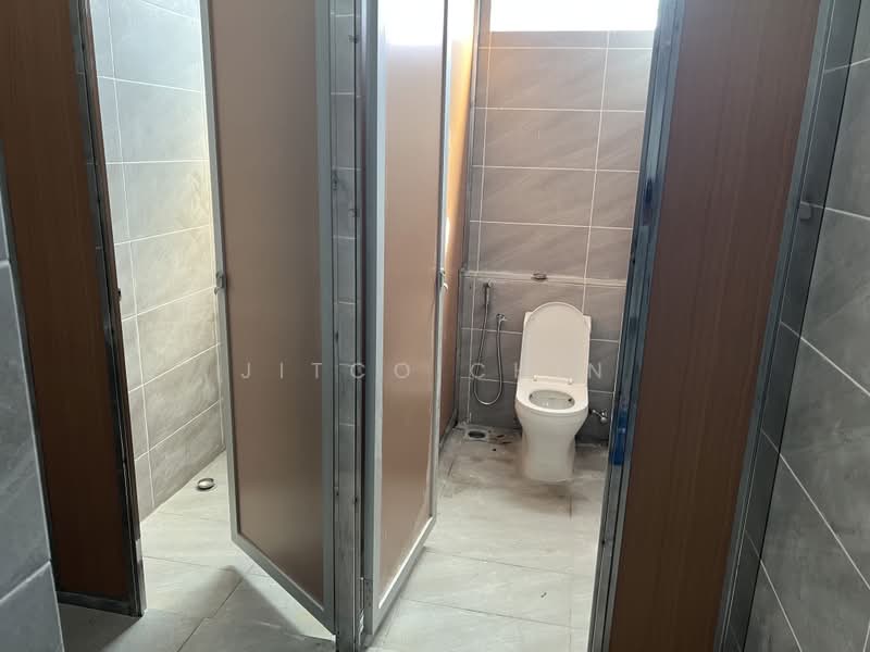 Factory for Sale in Bandar Baru Enstek (Bandar Enstek) - Jitco Chin - Bathroom - PropertyGuru.com.my