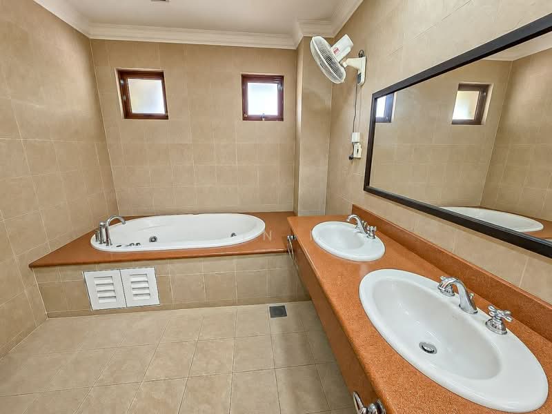 Bungalow for Sale in Putrajaya (Putrajaya) - Muin Mn - Bathroom - PropertyGuru.com.my