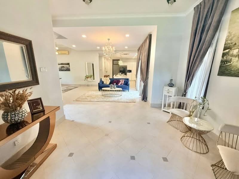 Rumah Banglo untuk Dijual di Seksyen 27 (Shah Alam) - Nur Alia Omar - Living Room - PropertyGuru.com.my