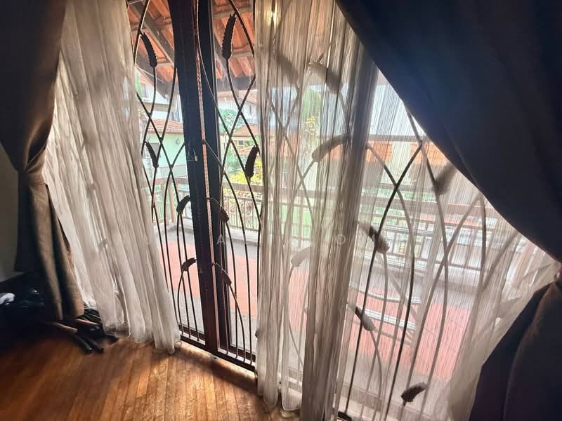 Rumah Banglo untuk Dijual di Seksyen 27 (Shah Alam) - Nur Alia Omar - Balcony - PropertyGuru.com.my