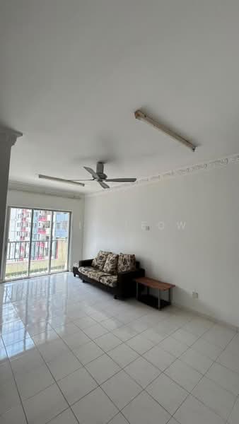 Pangsapuri untuk Disewa di Vista Pinggiran Apartment - Rain Leow - Living Room - PropertyGuru.com.my