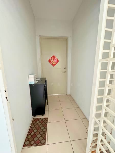 Kondominium untuk Dijual di Pearl Avenue - Marilyn Khor - Entrance - PropertyGuru.com.my