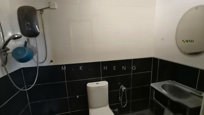 Rumah Teres 2 Tingkat untuk Dijual di Taman Bayu Perdana (Klang) - M.K. Heng - Bathroom - PropertyGuru.com.my