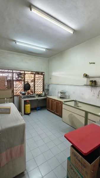 Rumah Teres 2 Tingkat untuk Dijual di Taman Bayu Perdana (Klang) - M.K. Heng - Kitchen - PropertyGuru.com.my