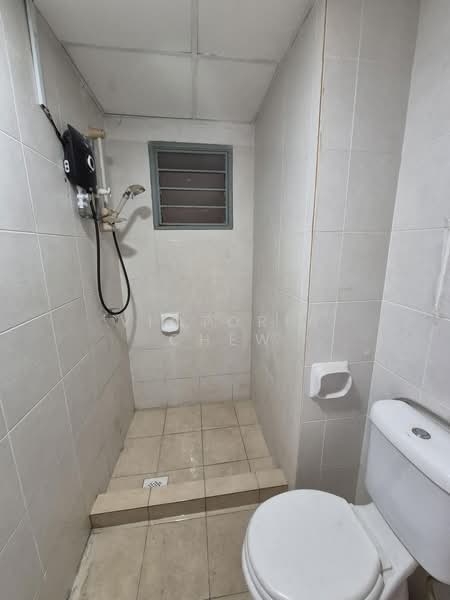 Service Residence for Sale at Main Place Residence - Victoria Chew - Bathroom - PropertyGuru.com.my