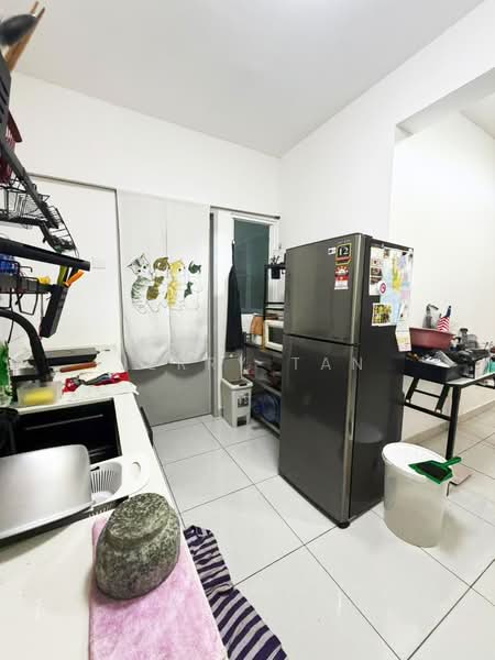 Kondominium untuk Disewa di Fairview Residence - Jerry Tan - Kitchen - PropertyGuru.com.my