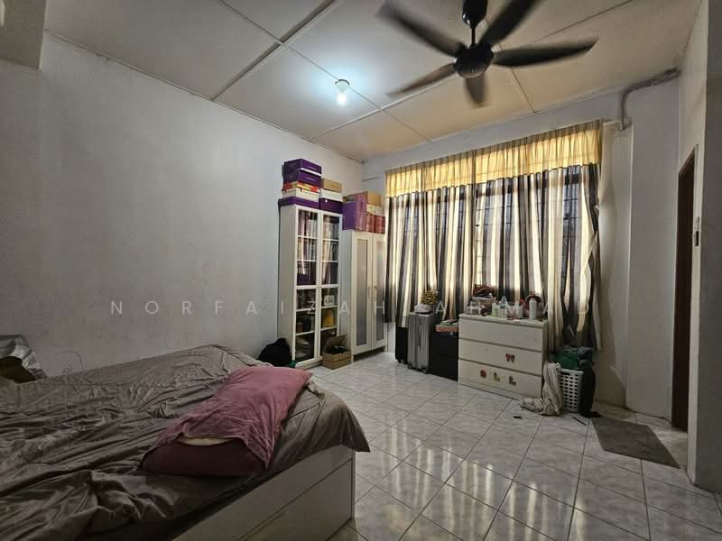 2-storey Terraced House for Sale in Jenjarom (Selangor) - Norfaizah Ahmad - Bedroom - PropertyGuru.com.my