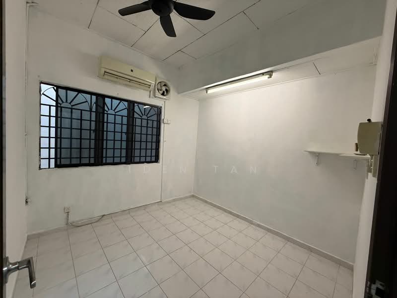 1-storey Terraced House for Sale in Taman Johor Jaya (Johor Bahru) - Iden Tan - Interior - PropertyGuru.com.my