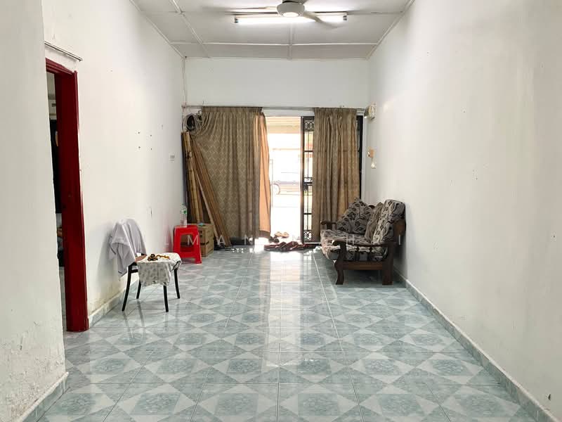 Rumah Teres 1 Tingkat untuk Dijual di Pekan Dengkil (Dengkil) - Ilman Nahri - Living Room - PropertyGuru.com.my