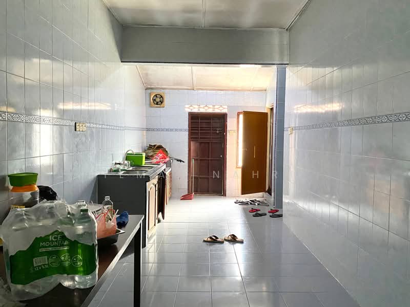 Rumah Teres 1 Tingkat untuk Dijual di Pekan Dengkil (Dengkil) - Ilman Nahri - Kitchen - PropertyGuru.com.my