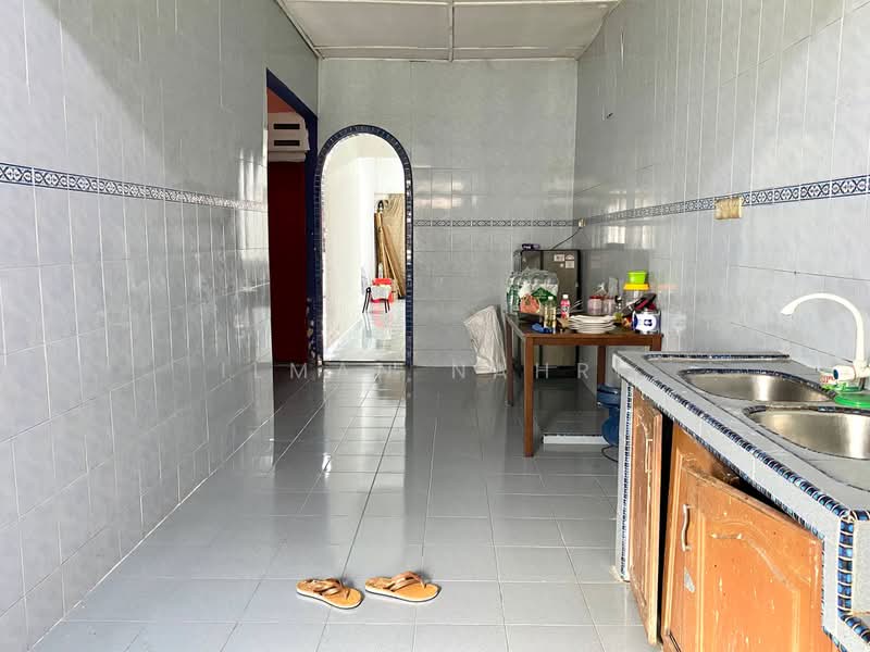 Rumah Teres 1 Tingkat untuk Dijual di Pekan Dengkil (Dengkil) - Ilman Nahri - Kitchen - PropertyGuru.com.my
