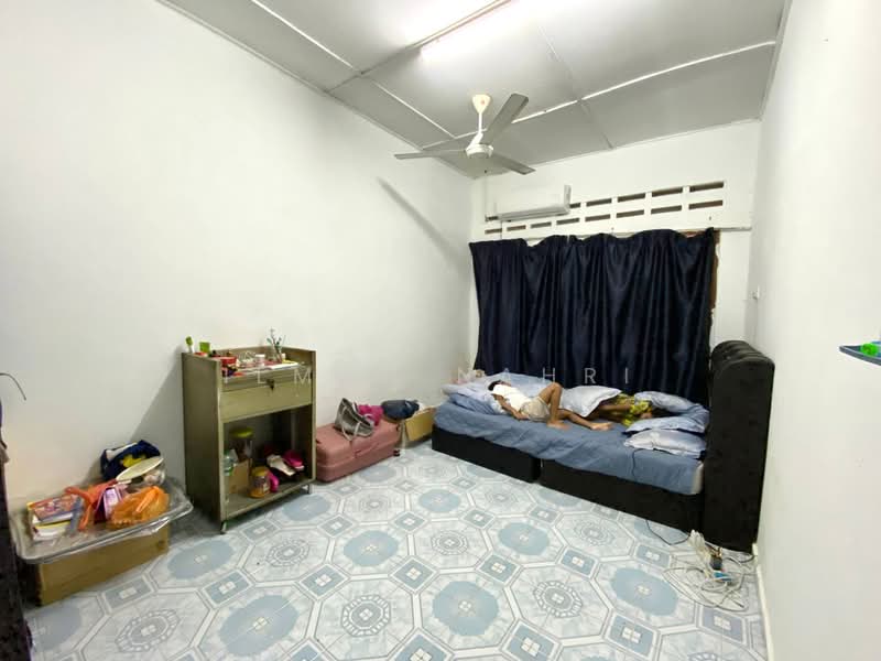 Rumah Teres 1 Tingkat untuk Dijual di Pekan Dengkil (Dengkil) - Ilman Nahri - Bedroom - PropertyGuru.com.my