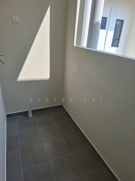 Kondominium untuk Dijual di LEA By The Hills - Kester Lai - Balcony - PropertyGuru.com.my