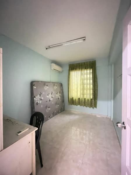 Rumah Flat untuk Dijual di Rumah Pangsa Sri Lanang - Max Kan - Bedroom - PropertyGuru.com.my