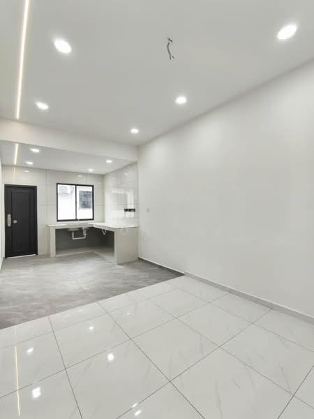1-storey Terraced House for Sale in Taman Desa Cemerlang (Ulu Tiram) - Evon Yap - Kitchen - PropertyGuru.com.my