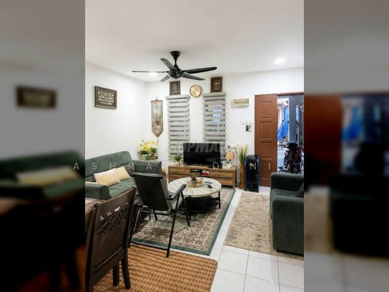 2-storey Terraced House for Sale in Taman Beringin (Jinjang) - Ashraff Daniel - Living Room - PropertyGuru.com.my