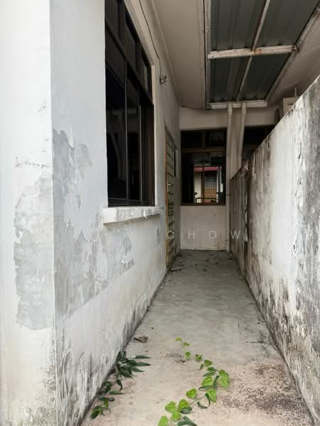 1-storey Terraced House for Sale in Taman Daya (Johor Bahru) - Zack Chow - Exterior - PropertyGuru.com.my