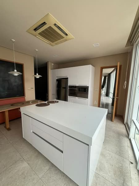 Servis Apartment untuk Disewa di The Oval - Kelvin Tan - Kitchen - PropertyGuru.com.my