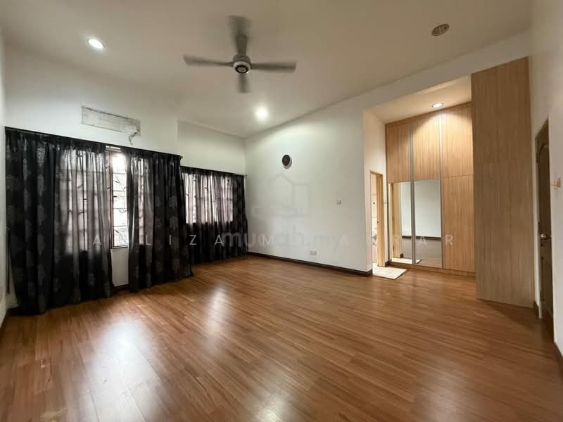 2-storey Terraced House for Rent in Denai Alam (Shah Alam) - Asliza Md Asrar - Living Room - PropertyGuru.com.my