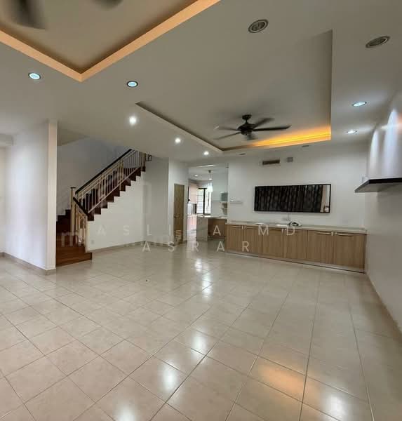 2-storey Terraced House for Rent in Denai Alam (Shah Alam) - Asliza Md Asrar - Living Room - PropertyGuru.com.my