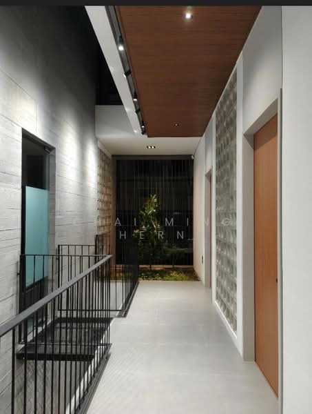 Rumah Banglo untuk Dijual di Sungai Long (Bandar Sungai Long) - Chai Ming Hern - Corridor - PropertyGuru.com.my