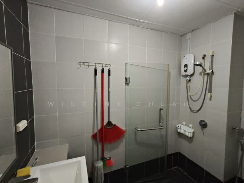 Servis Apartment untuk Disewa di Centrestage Designer Suite - Wincent Chuah - Bathroom - PropertyGuru.com.my