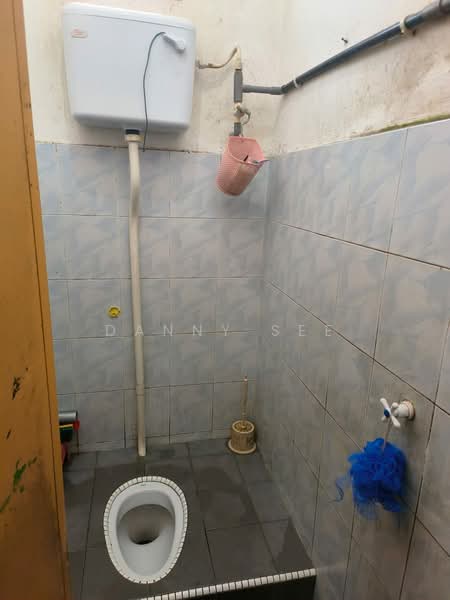 2-storey Terraced House for Sale in Taman Permai Kulai (Kulai) - Danny See - Bathroom - PropertyGuru.com.my