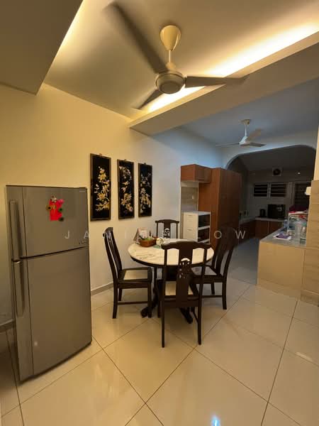 Rumah Teres untuk Dijual di Taman Mayang (Petaling Jaya) - Janice Low - Dining Room - PropertyGuru.com.my