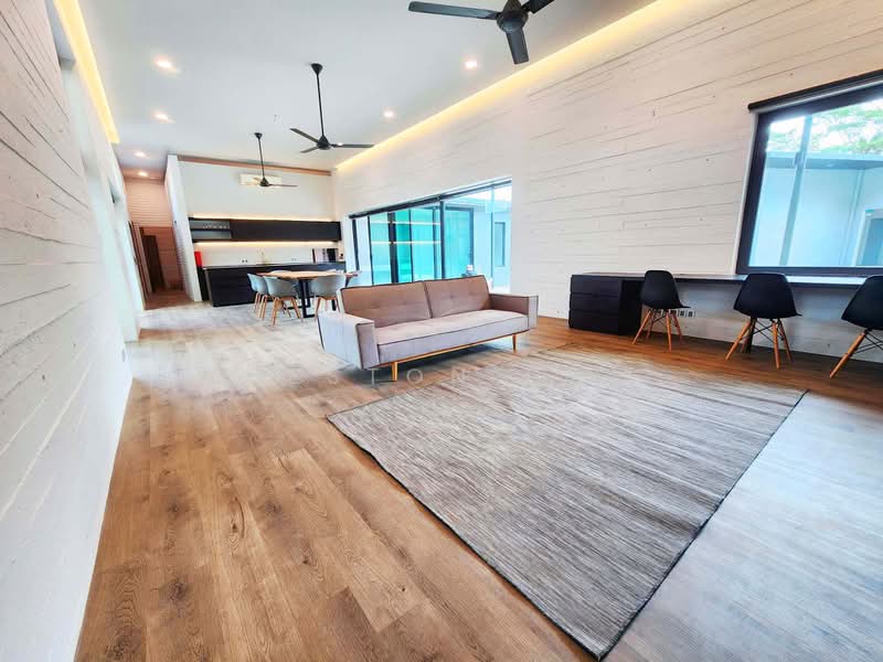 Rumah Banglo untuk Disewa di Leisure Farm (Gelang Patah) - Heston Lai - Living Room - PropertyGuru.com.my