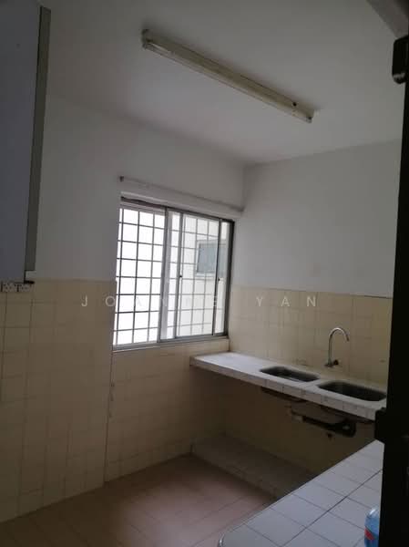 Apartment for Rent at Winner Court A - Joanne Yan - Kitchen - PropertyGuru.com.my