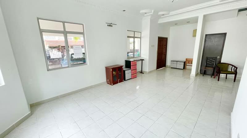 Semi-Detached House for Sale in Bandar Seri Putra (Bangi) - Zulhaikal Asmadee - Living Room - PropertyGuru.com.my