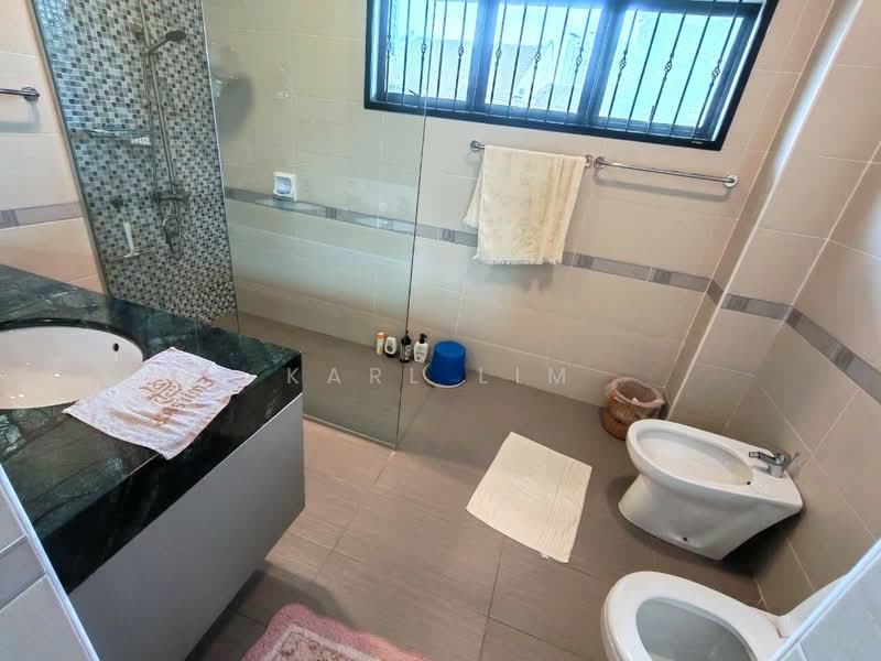 2-storey Terraced House for Sale in Taman Pelangi (Johor Bahru) - Karl Lim - Bathroom - PropertyGuru.com.my