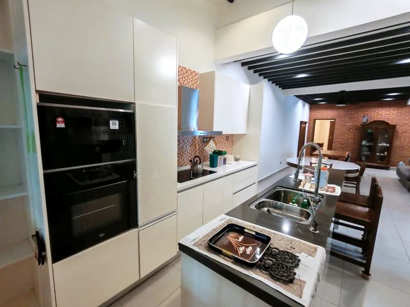 2-storey Terraced House for Sale in Taman Pelangi (Johor Bahru) - Karl Lim - Kitchen - PropertyGuru.com.my