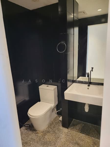 Servis Apartment untuk Disewa di Centrestage Designer Suite - Jason Chee - Bathroom - PropertyGuru.com.my