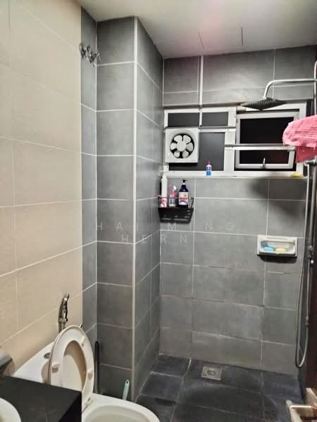 Rumah Banglo untuk Dijual di Sungai Long (Bandar Sungai Long) - Chai Ming Hern - Bathroom - PropertyGuru.com.my