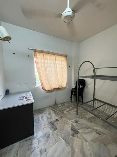 Apartment for Rent at Astana Alam Apartment 2 - Rohana Ishak - Bedroom - PropertyGuru.com.my