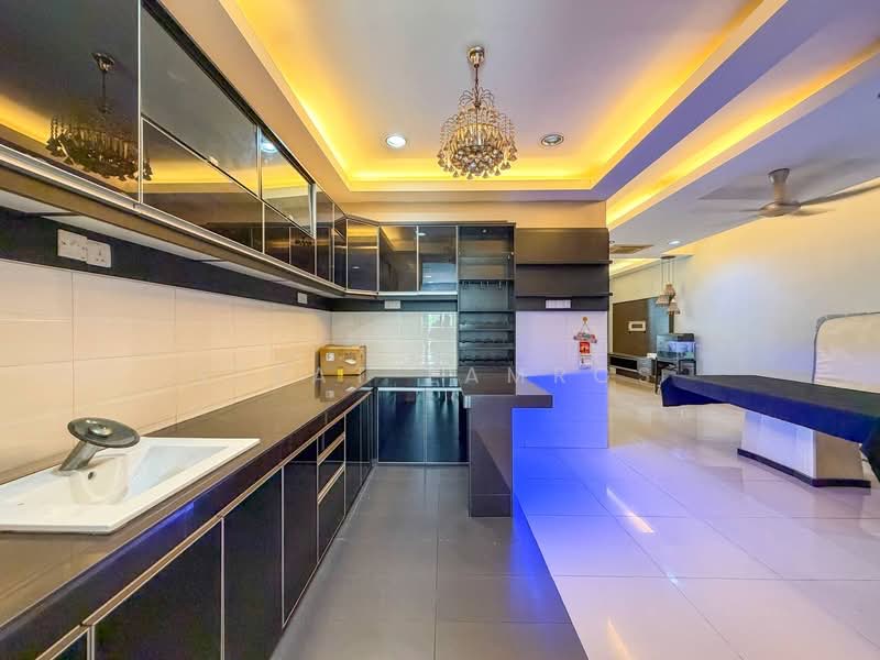 Rumah Teres 3 Tingkat untuk Dijual di Sentosa Villa (Kajang) - Izzat Zamros - PropertyGuru.com.my