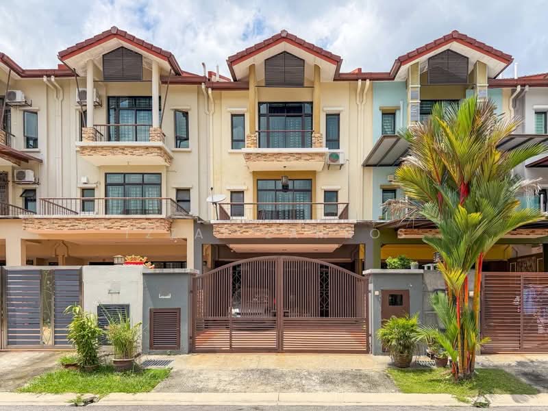 Rumah Teres 3 Tingkat untuk Dijual di Sentosa Villa (Kajang) - Izzat Zamros - PropertyGuru.com.my