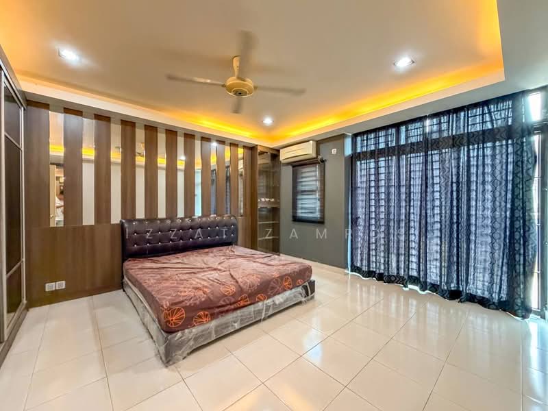 Rumah Teres 3 Tingkat untuk Dijual di Sentosa Villa (Kajang) - Izzat Zamros - PropertyGuru.com.my