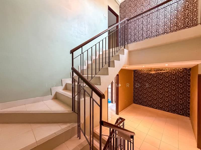 Rumah Teres 3 Tingkat untuk Dijual di Sentosa Villa (Kajang) - Izzat Zamros - PropertyGuru.com.my