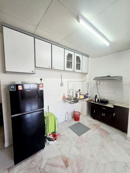 Apartment for Rent at Midlands Court - Jeff Ooi - Kitchen - PropertyGuru.com.my