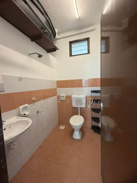 Flat for Rent at Flat Bukit Indah - Shao Qi - Bathroom - PropertyGuru.com.my