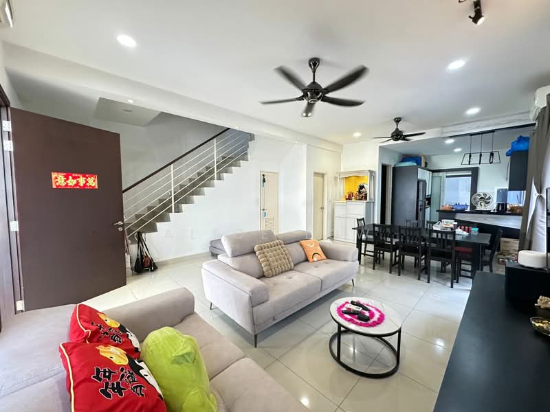 Rumah Berkembar untuk Dijual di Rawang (Selangor) - Alice Low - Living Room - PropertyGuru.com.my