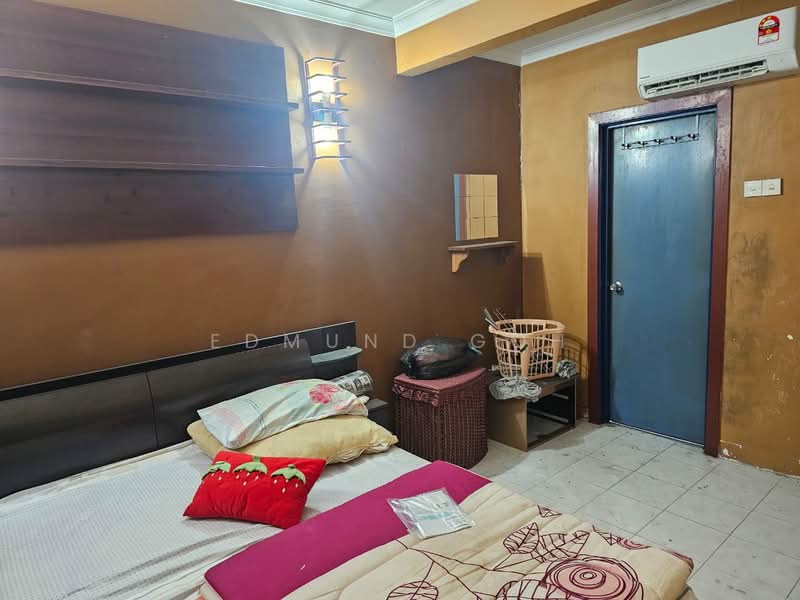 Pangsapuri untuk Dijual di Vista Pinggiran Apartment - Edmund Goh - Bedroom - PropertyGuru.com.my