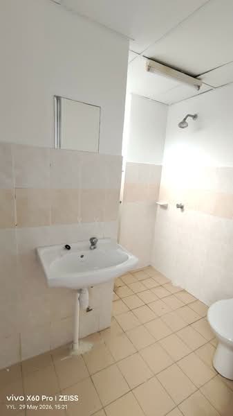 Pangsapuri untuk Dijual di Crystal Tower (Pangsapuri Kristal) - YY Lo - Bathroom - PropertyGuru.com.my
