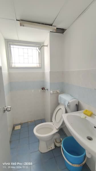 Pangsapuri untuk Dijual di Crystal Tower (Pangsapuri Kristal) - YY Lo - Bathroom - PropertyGuru.com.my