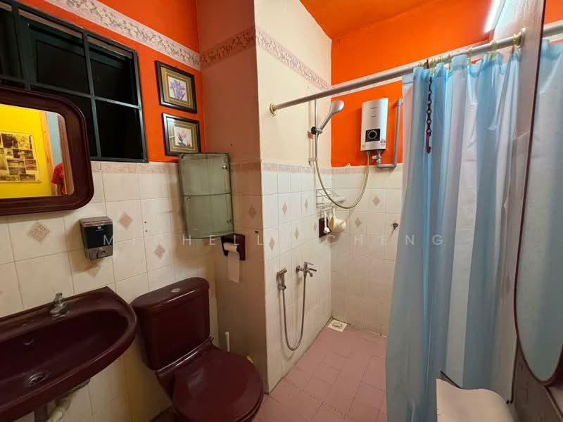 Rumah Teres 2 Tingkat untuk Dijual di Taman Bukit Cheras (Cheras) - MICHELLE CHENG - Bathroom - PropertyGuru.com.my